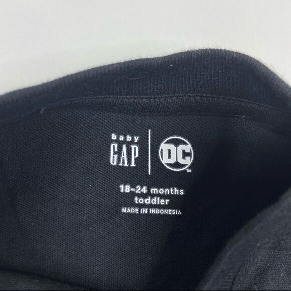 Gap Batman Tee Size 18-24 Months - Picture 3 of 4